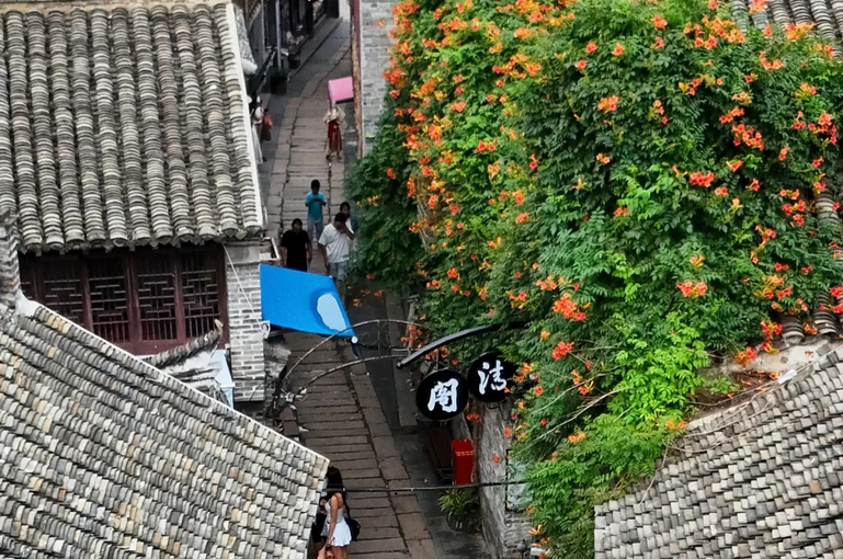 0302412000jmtf6v44178_D_769_510_Q100